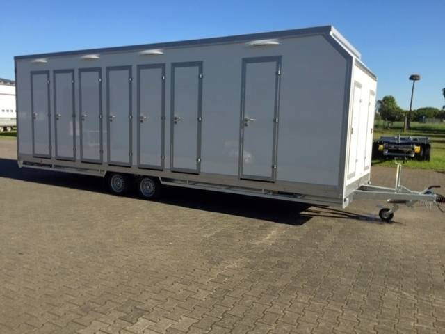 Toilettenwagen Jumbo Extra Mit 12 Wc Kabinen Und 8 Urinalbecken