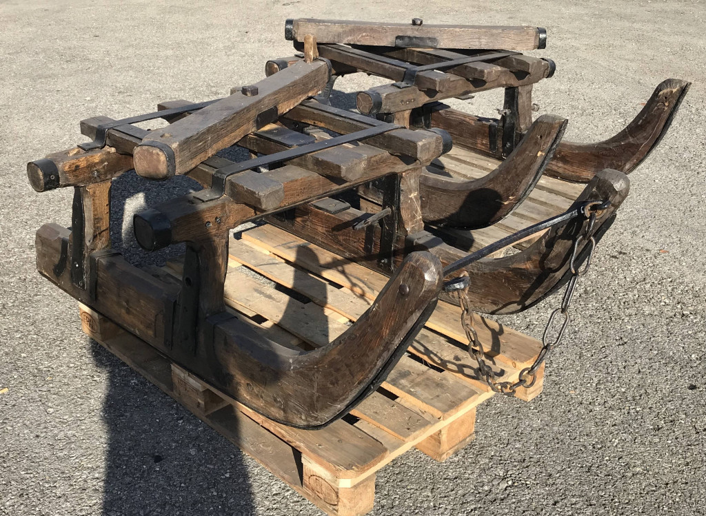 Wir bieten an zwei Schlitten