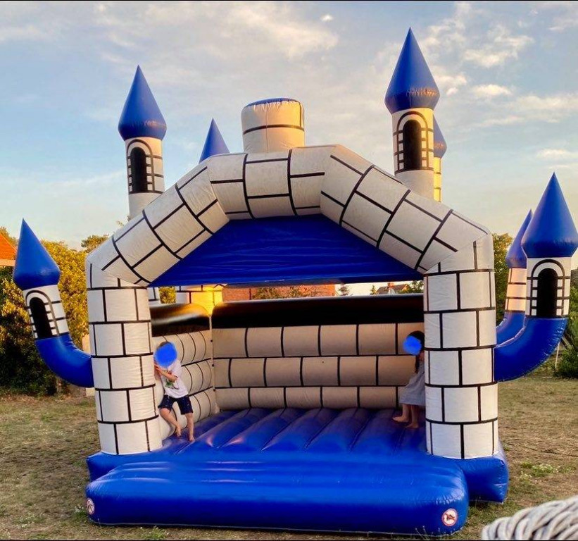 Hüpfburg Ritterburg 4 x 4 m