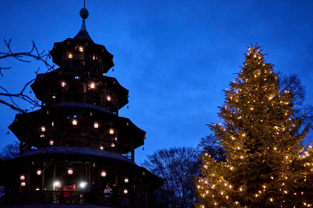 Ausstellende für den Weihnachtsmarkt am Chinesischen Turm