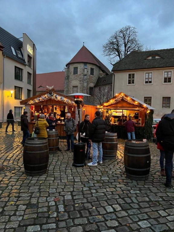 Weihnachtsmarkt "Hüttenzauber am Domplatz" in Halle (Saale)